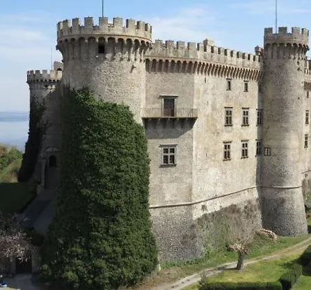Loft Nel Borgo Apartment Bracciano  Exterior photo